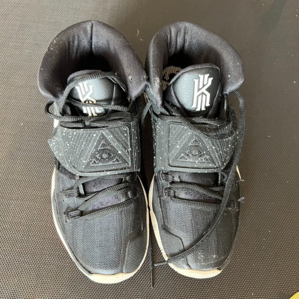 Kyrie 6 Black Size 9 used